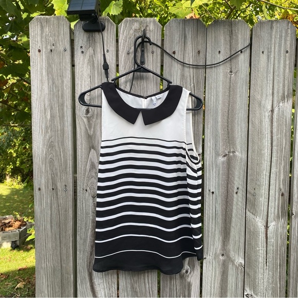 Express Black and White Striped Blouse with Peter Pan Color Size M - Picture 2 of 3